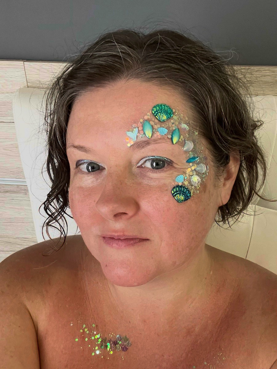 Mermaid shell and pearl glitter face makeup